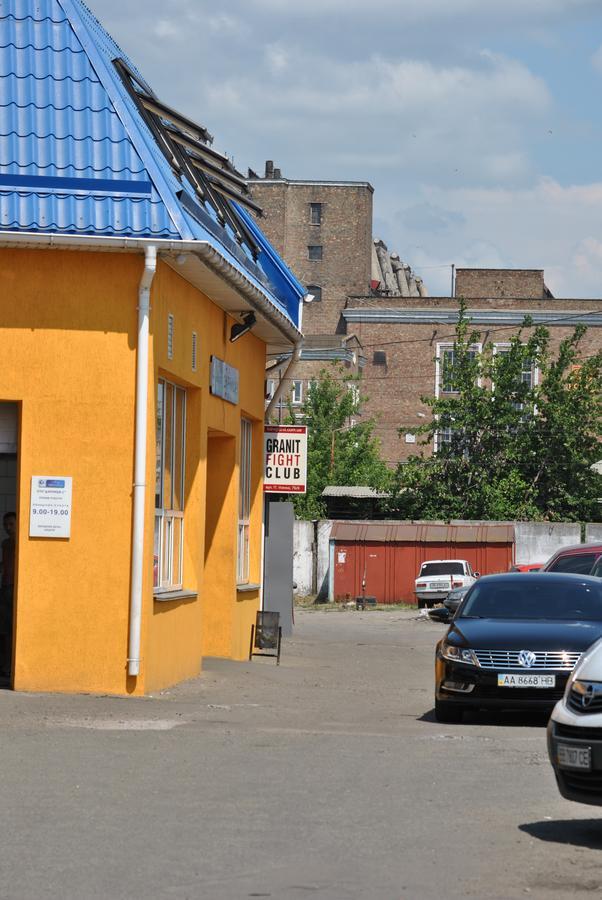 Hostel Darnitsa1 Київ Екстер'єр фото